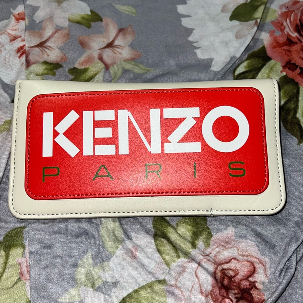 Authentic Kenzo case. Never used. From Nordstrom